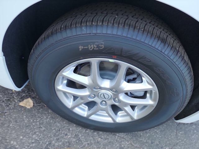 2026 Chrysler Pacifica Select Image 8 of 32