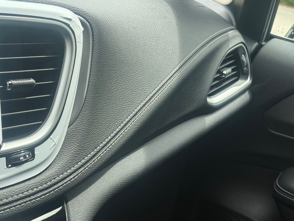 2026 Chrysler Pacifica Select Image 34 of 36