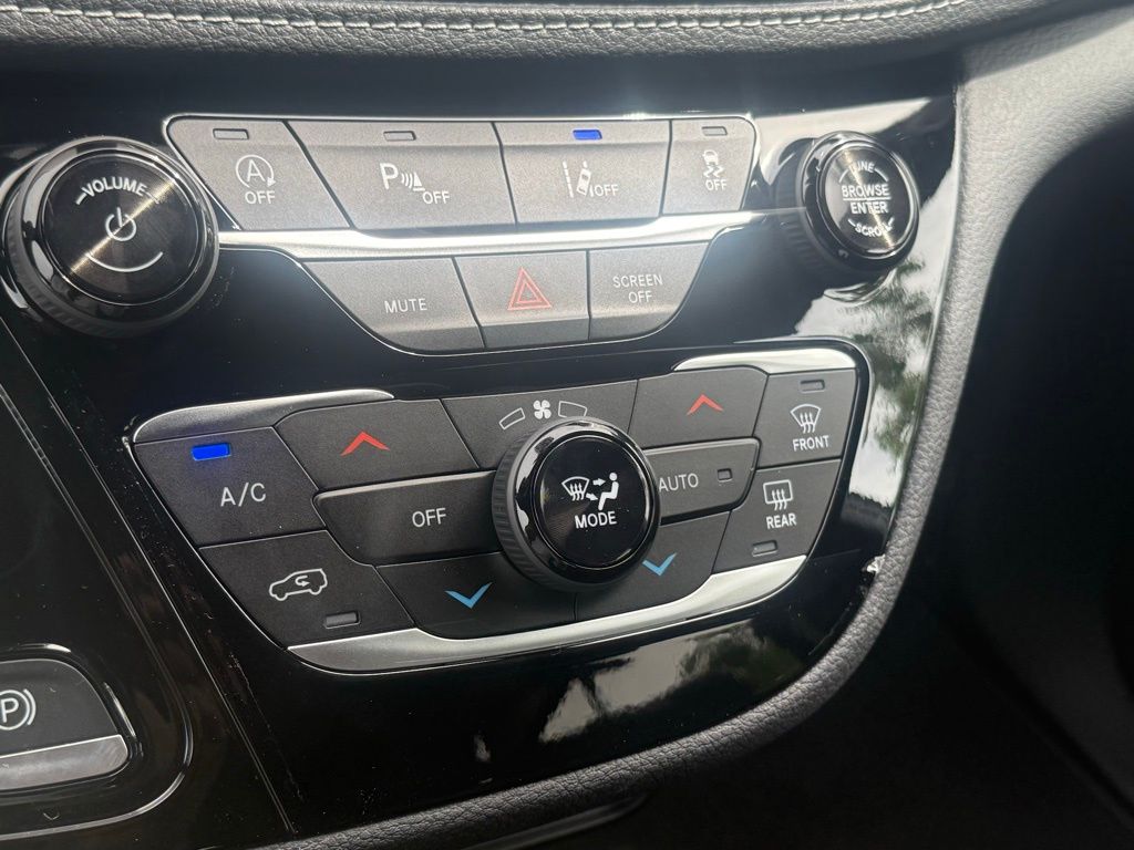 2026 Chrysler Pacifica Select Image 31 of 36