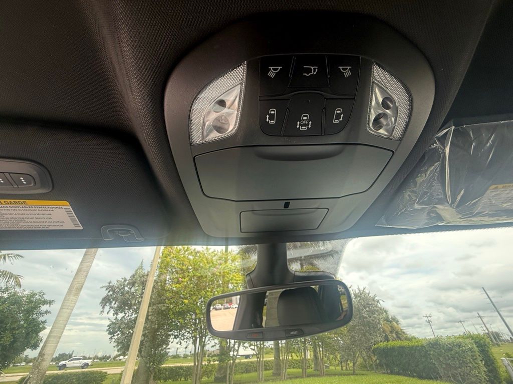 2026 Chrysler Pacifica Select Image 30 of 36