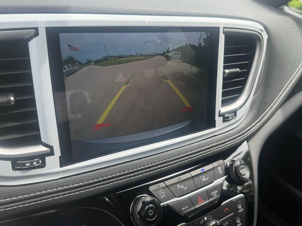 2026 Chrysler Pacifica Select Image 23 of 36