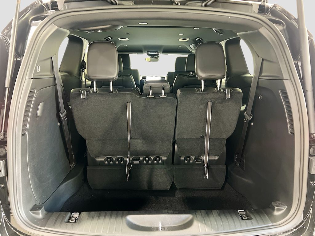2026 Chrysler Pacifica Select Image 8 of 38