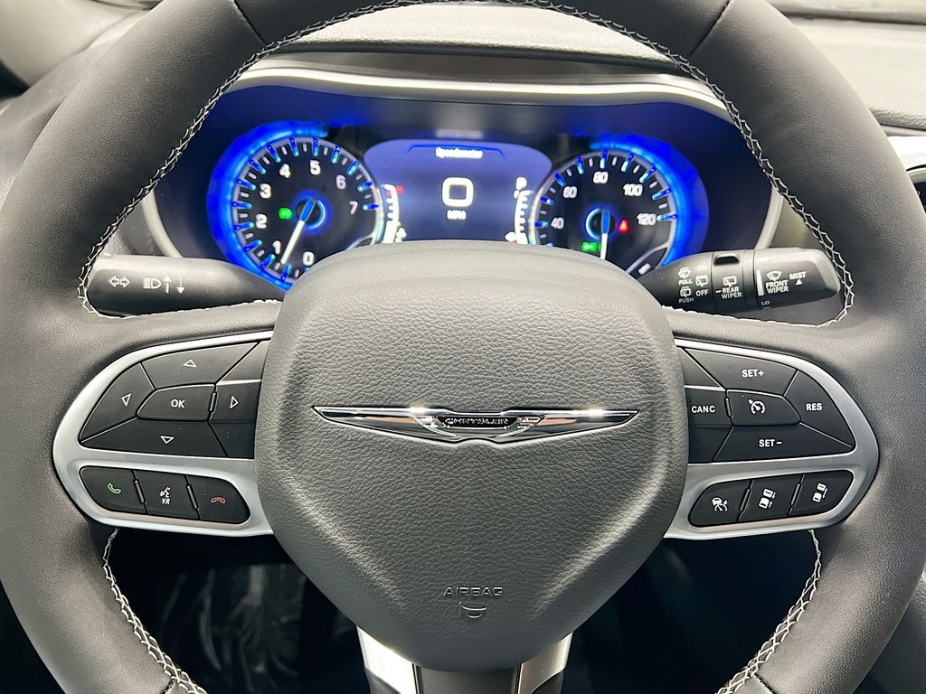 2026 Chrysler Pacifica Select Image 15 of 38
