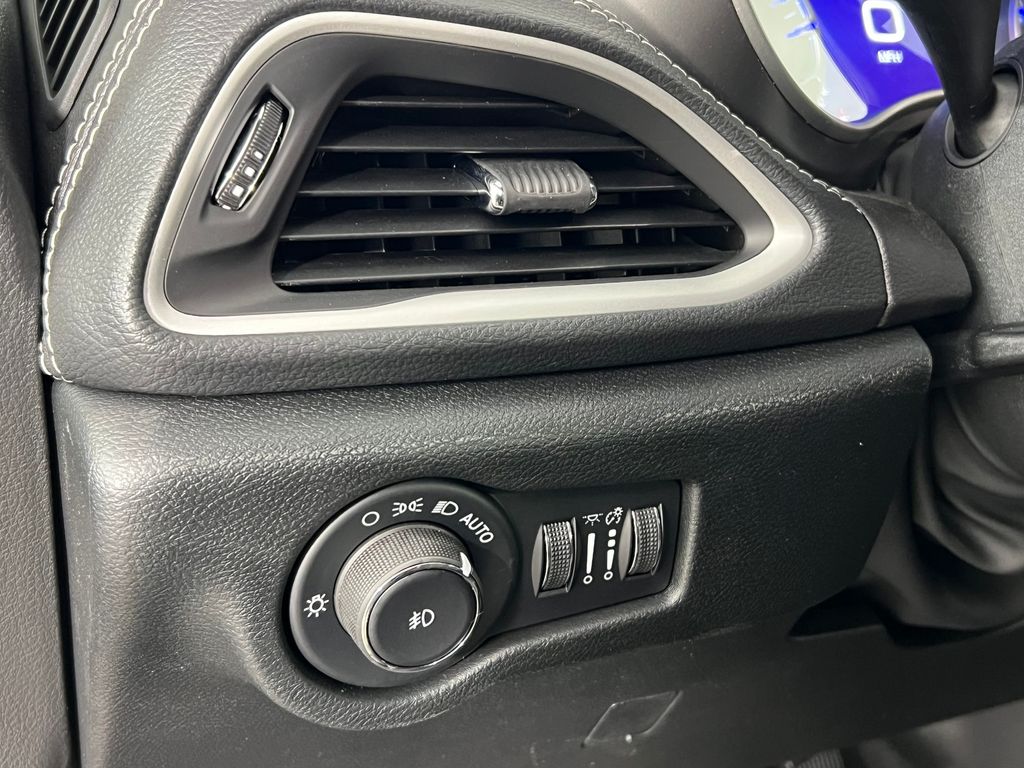 2026 Chrysler Pacifica Select Image 29 of 45