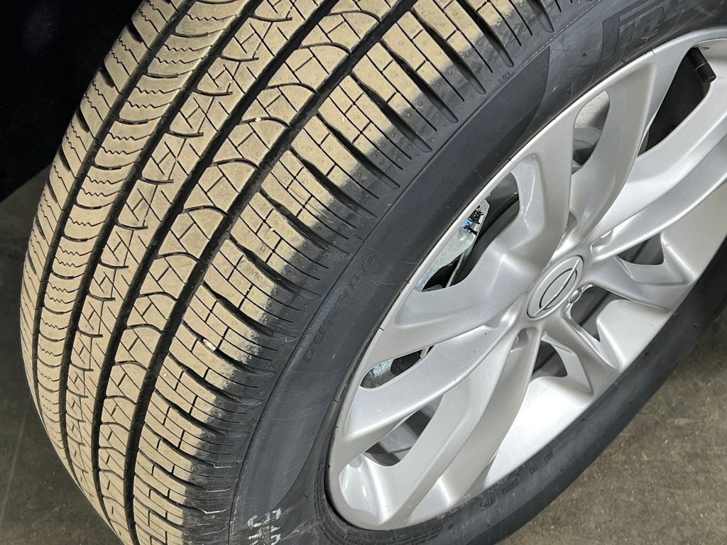 2026 Chrysler Pacifica Select Image 9 of 45