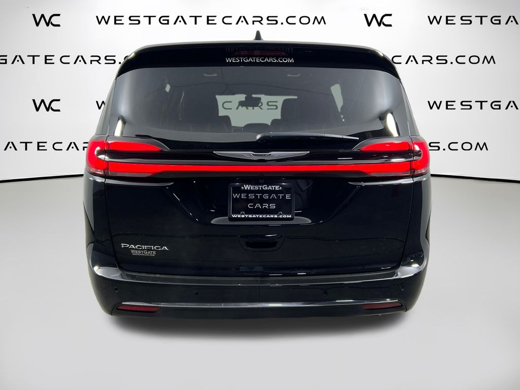 2026 Chrysler Pacifica Select Image 6 of 45