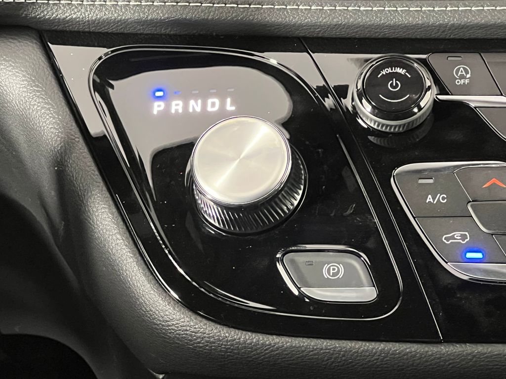 2026 Chrysler Pacifica Select Image 44 of 45