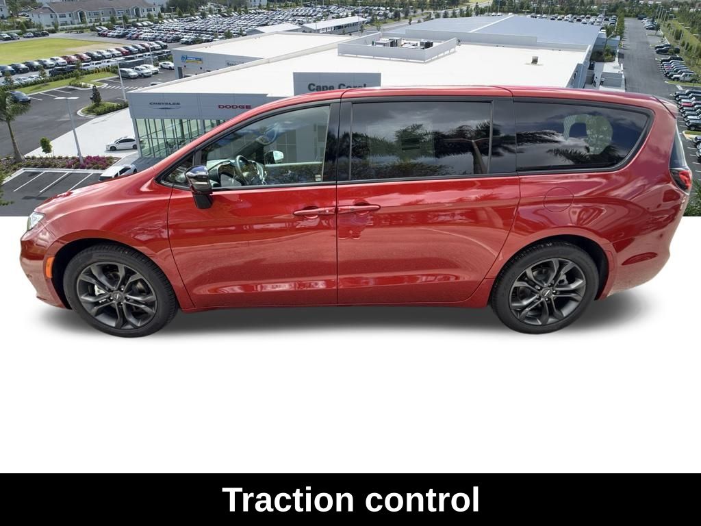 2026 Chrysler Pacifica Select Image 7 of 35