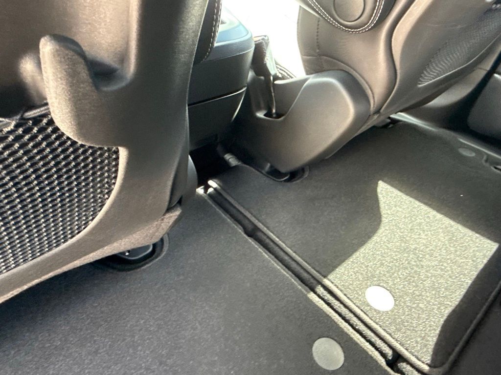 2026 Chrysler Pacifica Select Image 34 of 35