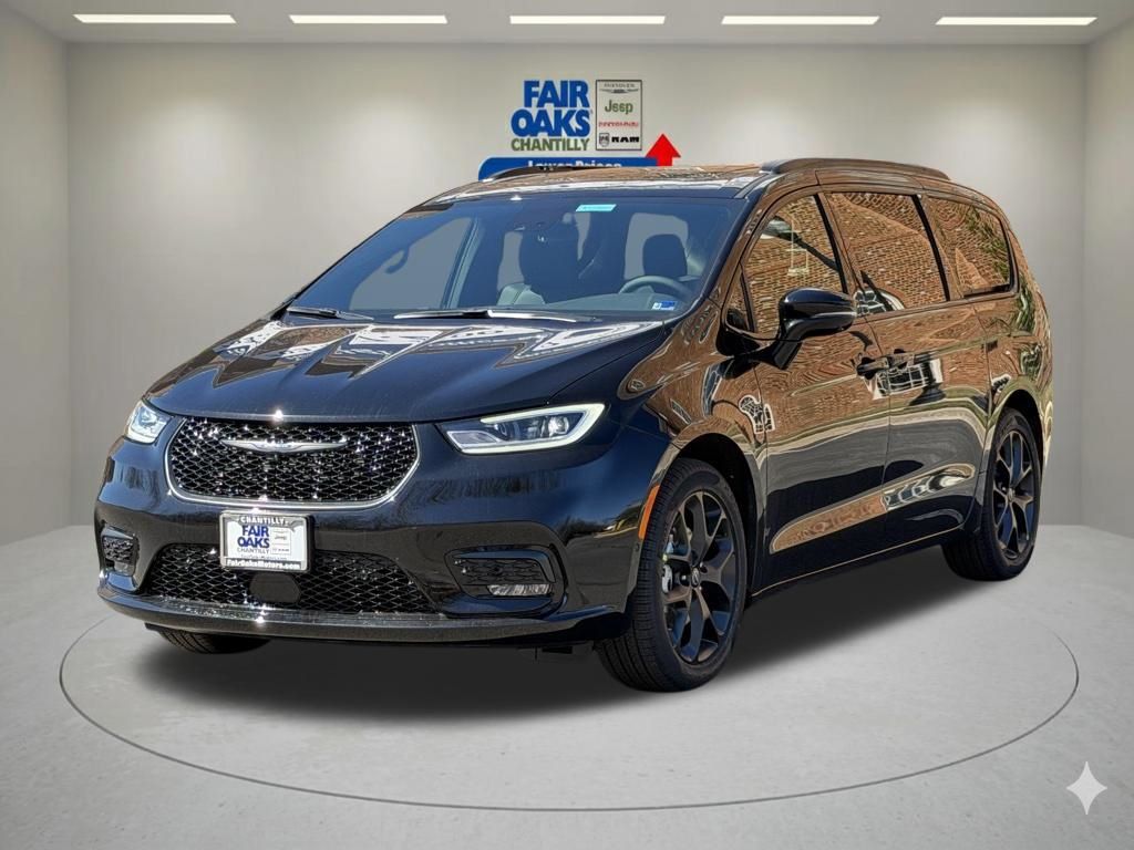 2026 Chrysler Pacifica Select Image 1 of 30