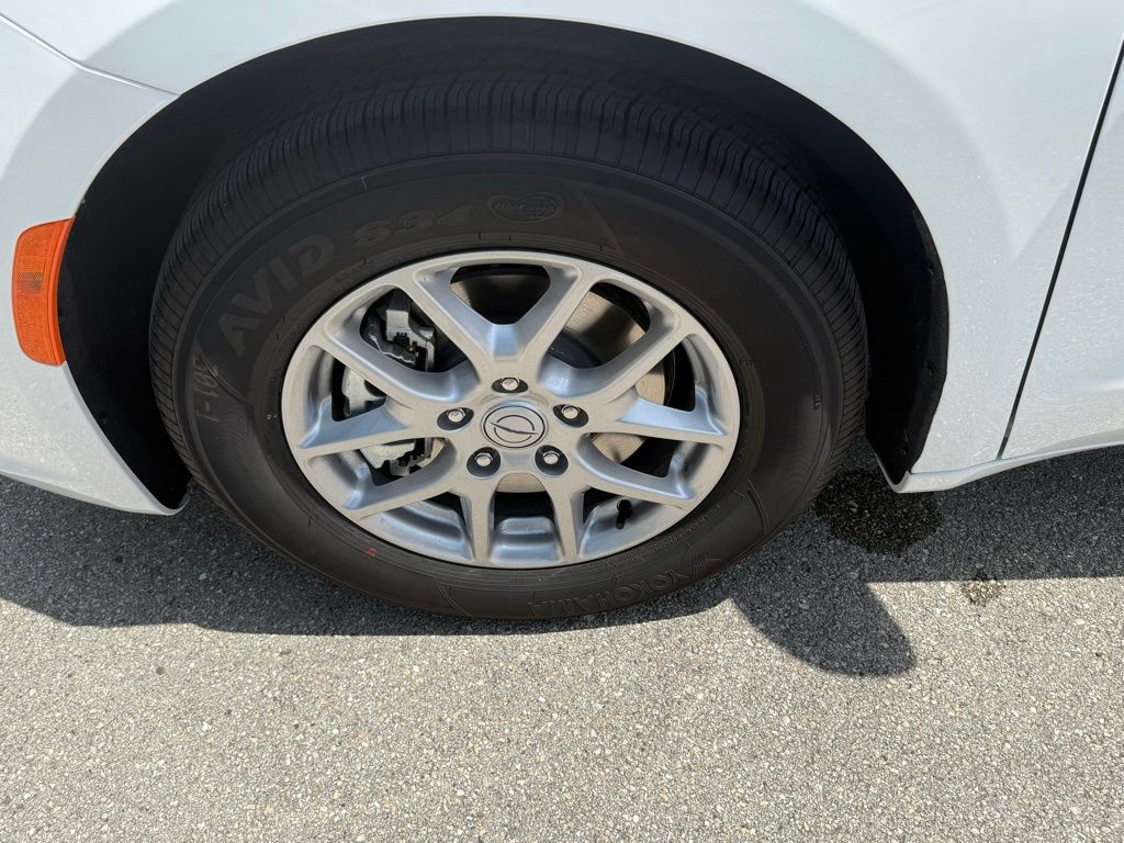 2026 Chrysler Pacifica Select Image 9 of 36