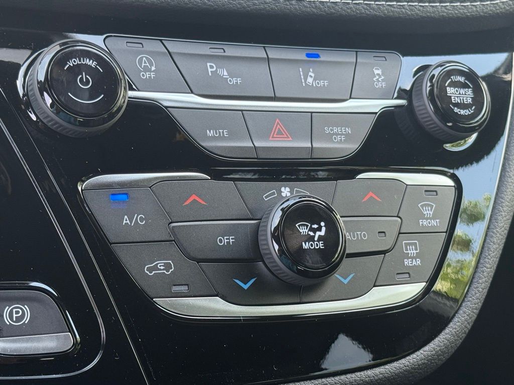 2026 Chrysler Pacifica Select Image 24 of 36