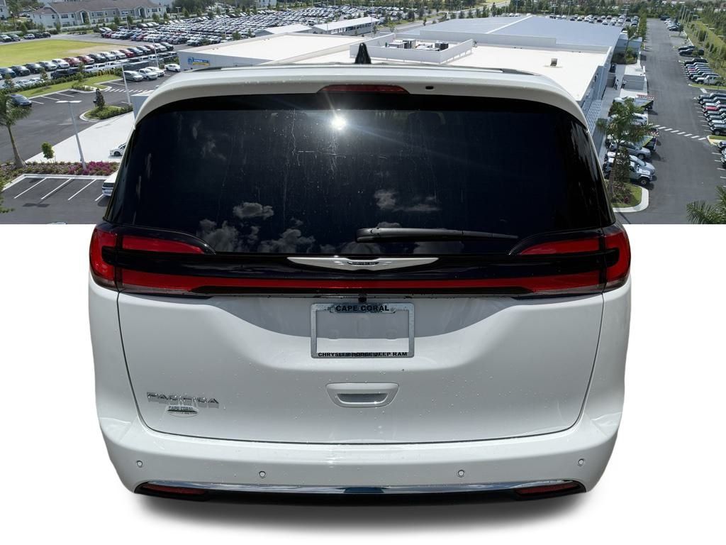 2026 Chrysler Pacifica Select Image 35 of 36