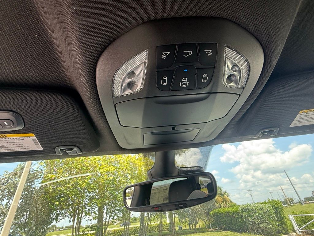 2026 Chrysler Pacifica Select Image 33 of 36