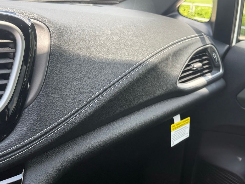 2026 Chrysler Pacifica Select Image 31 of 36