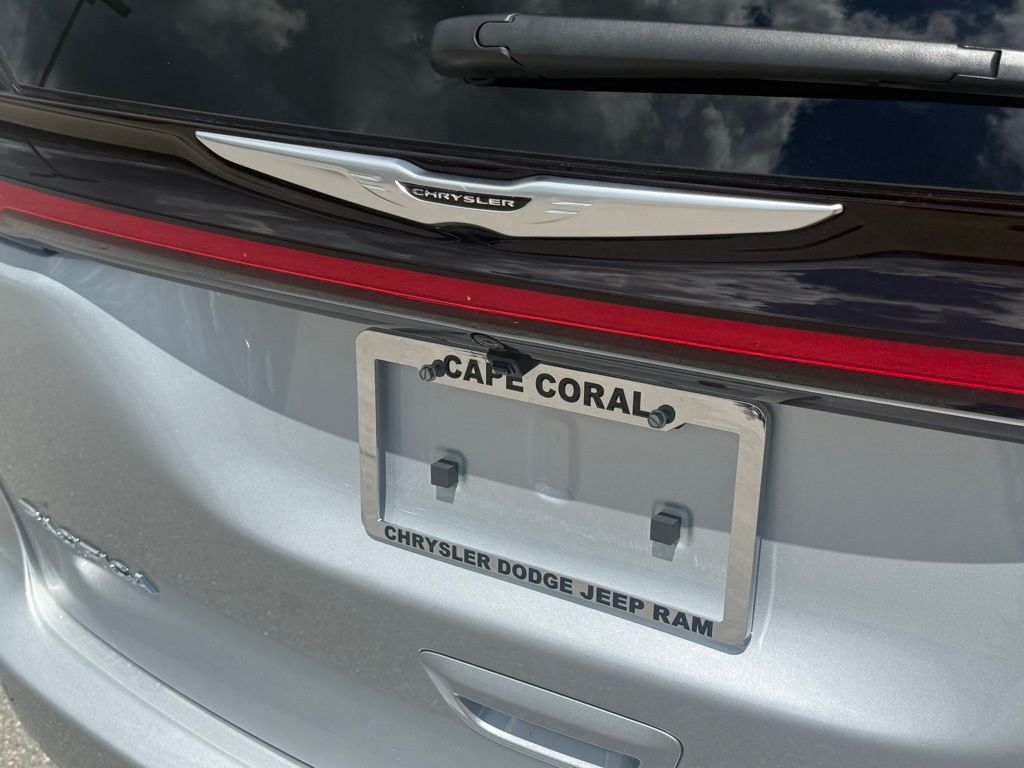 2026 Chrysler Pacifica Select Image 28 of 35