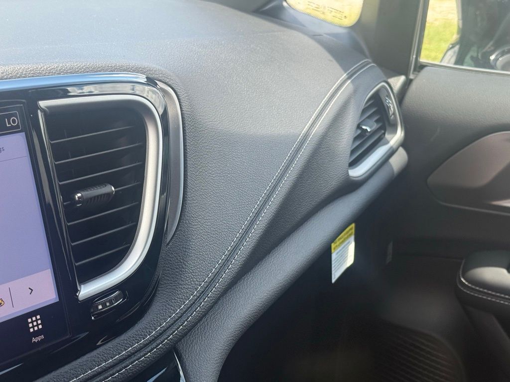 2026 Chrysler Pacifica Select Image 34 of 35