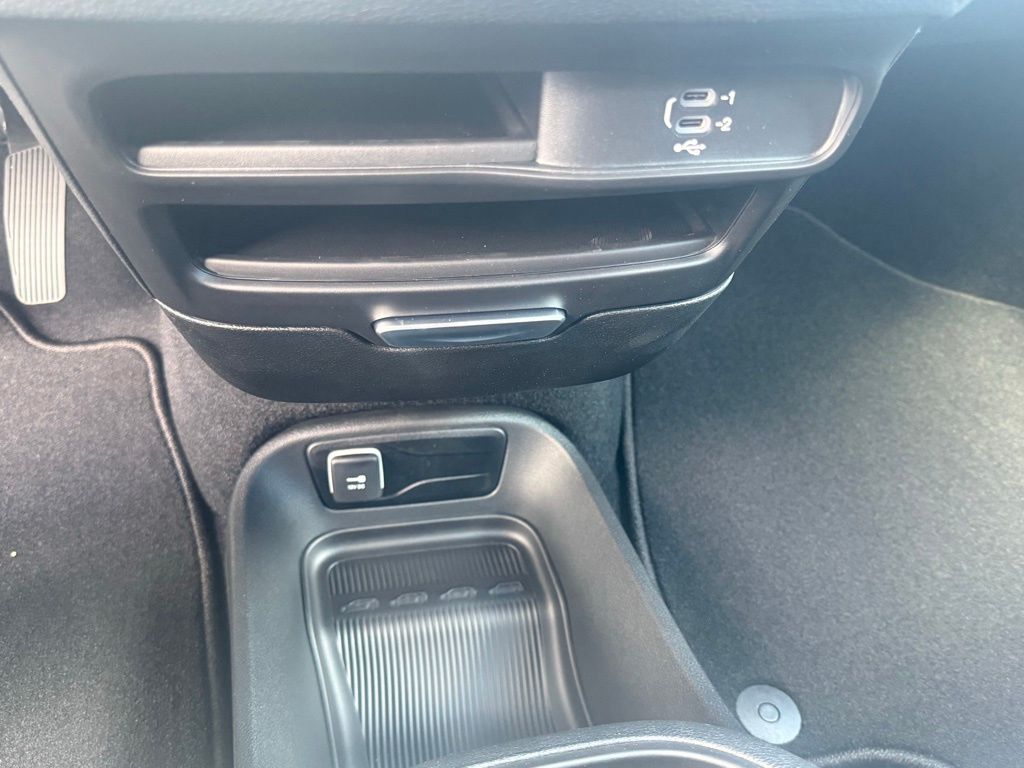 2026 Chrysler Pacifica Select Image 23 of 35