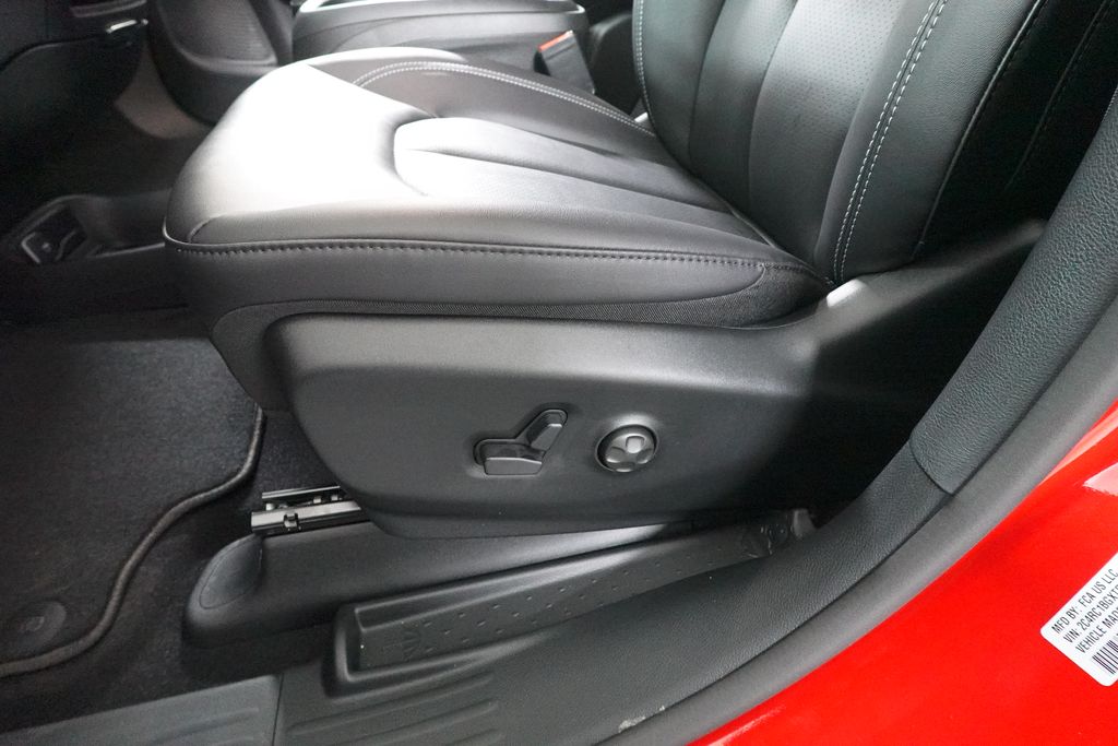 2026 Chrysler Pacifica Select Image 26 of 26