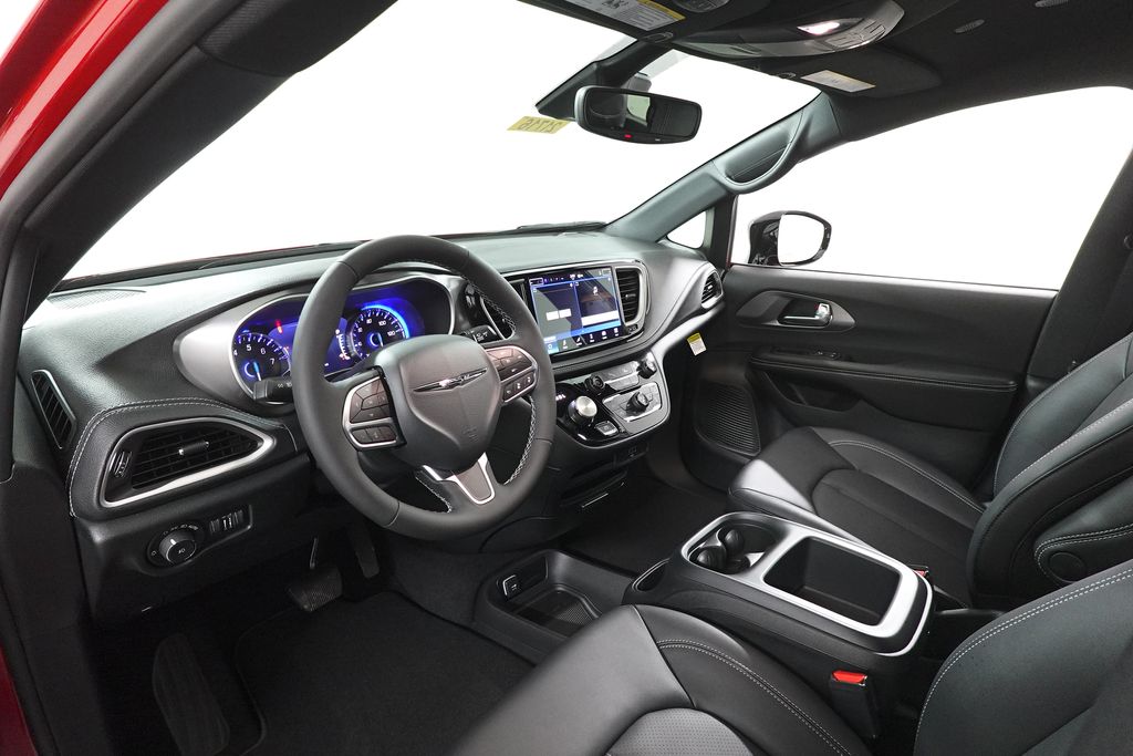 2026 Chrysler Pacifica Select Image 13 of 26