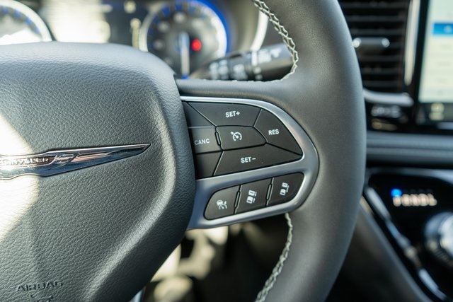 2026 Chrysler Pacifica Select Image 18 of 24