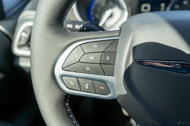 2026 Chrysler Pacifica Select Image 14 of 24