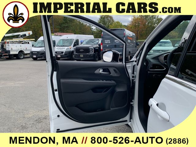 2026 Chrysler Pacifica Select Image 25 of 26