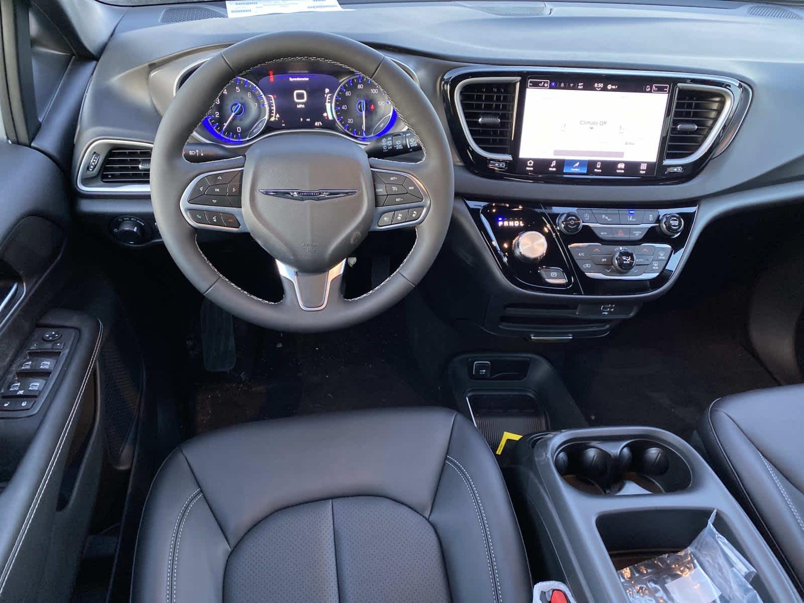 2026 Chrysler Voyager LX Image 8 of 15