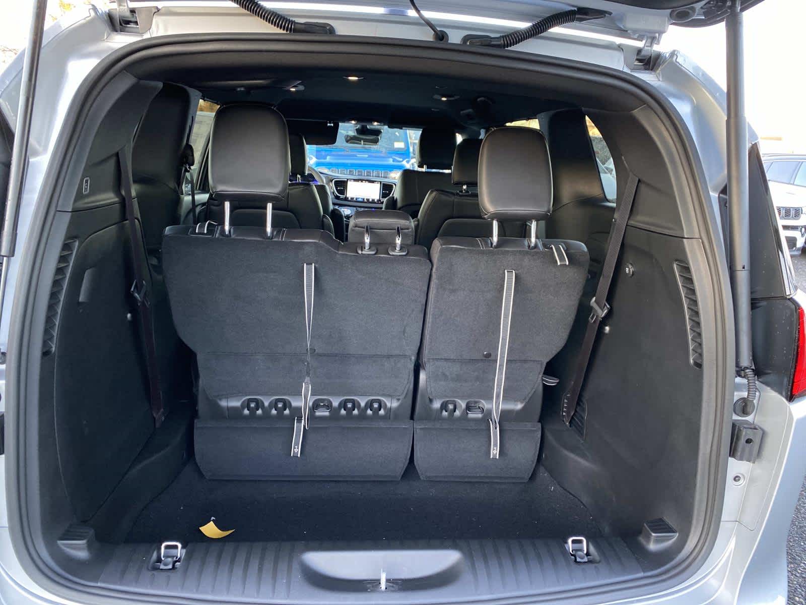 2026 Chrysler Voyager LX Image 5 of 15