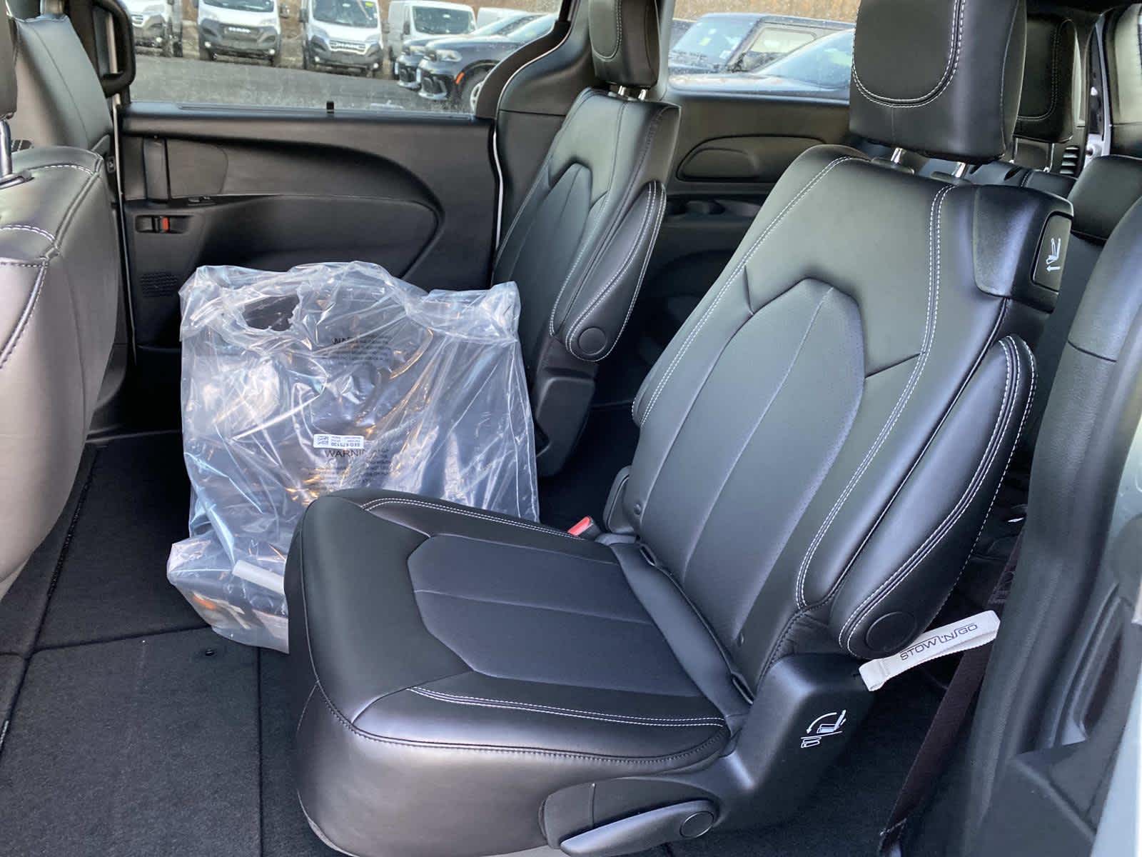 2026 Chrysler Voyager LX Image 6 of 15