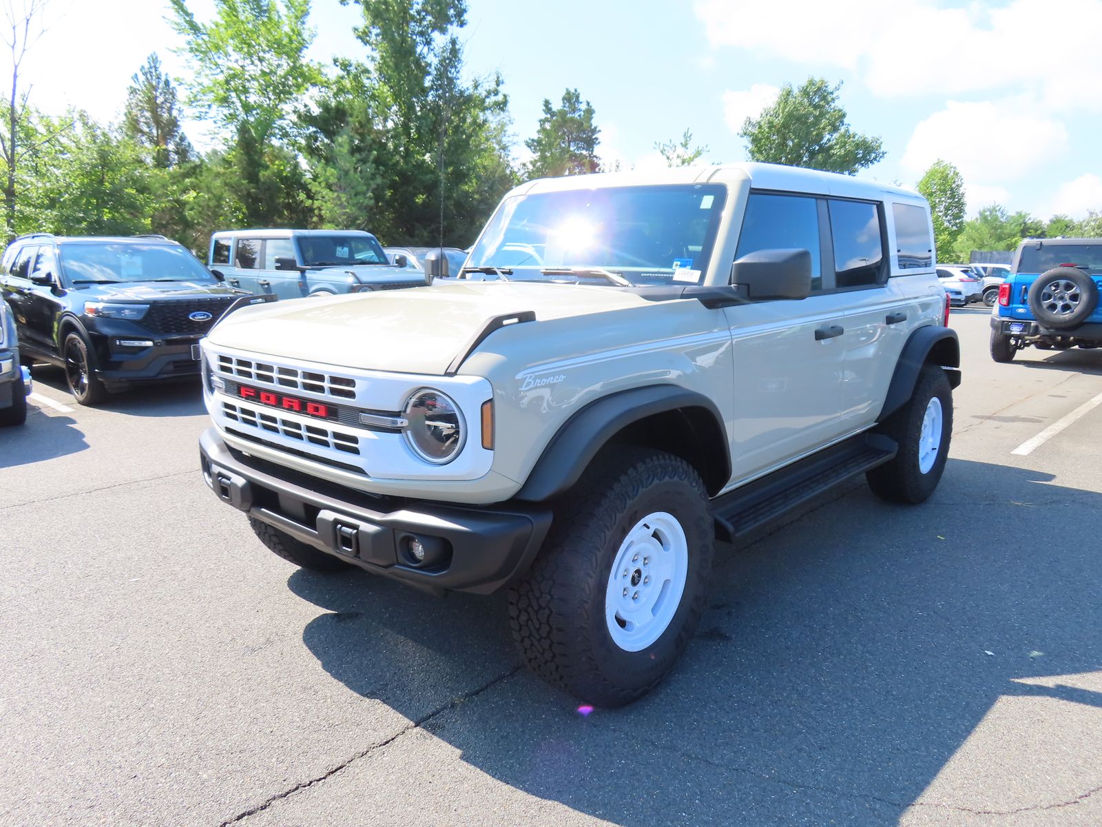 2026 Ford Bronco Heritage Edition Image 1 of 19