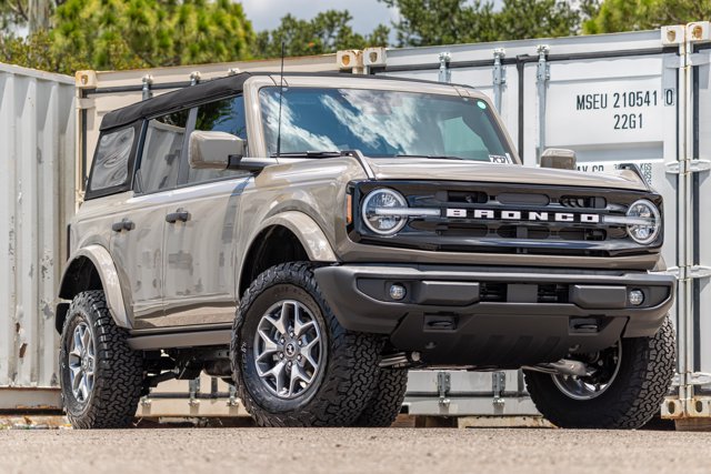 2026 Ford Bronco Outer Banks Image 2 of 49