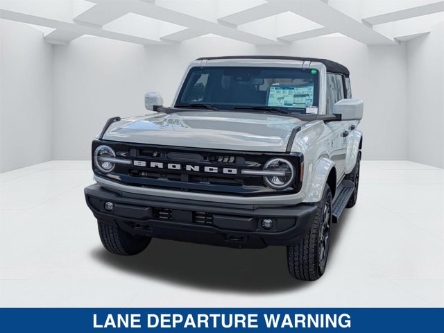 2026 Ford Bronco Outer Banks Image 1 of 34