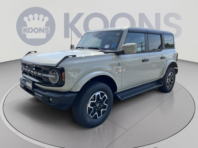 2026 Ford Bronco Outer Banks Image 2 of 24
