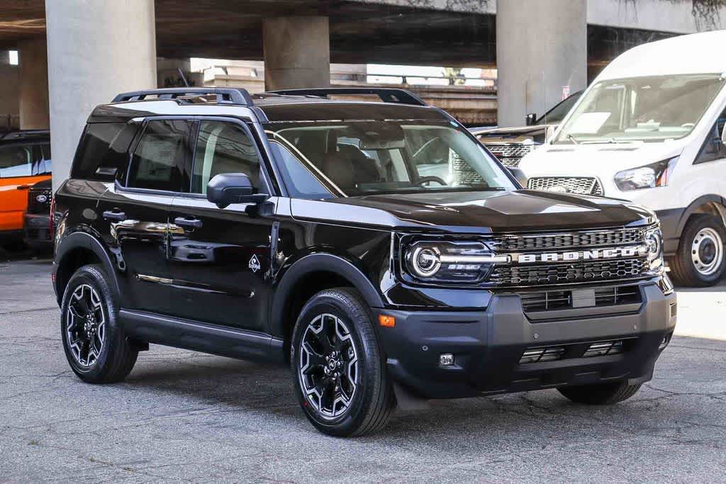 2026 Ford Bronco Sport Outer Banks Image 1 of 28