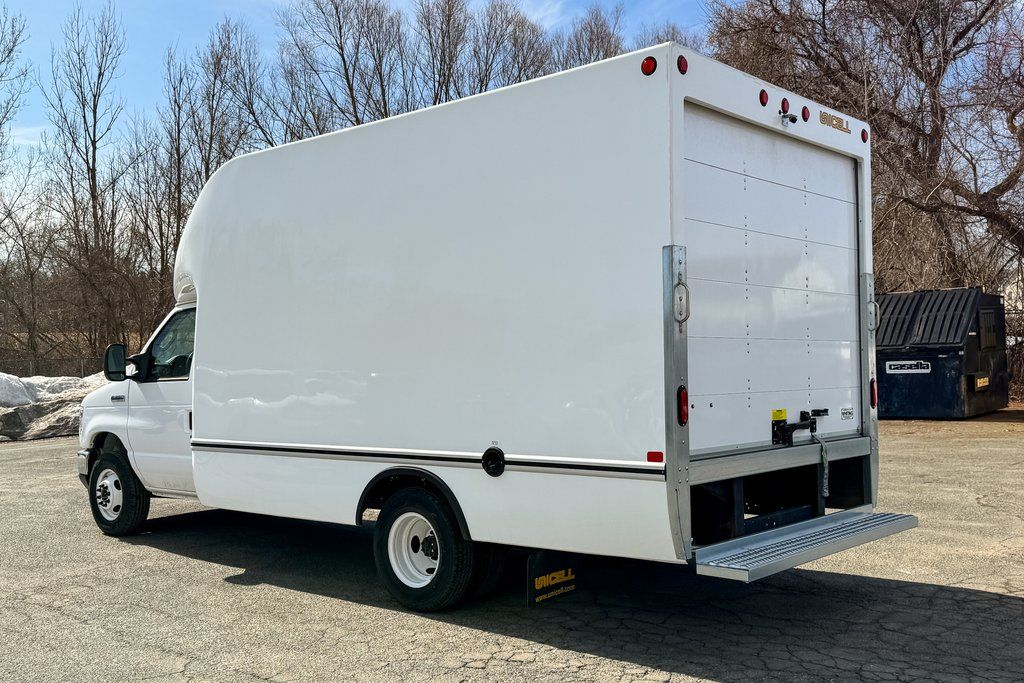 2026 Ford E-Series Base Image 3 of 31