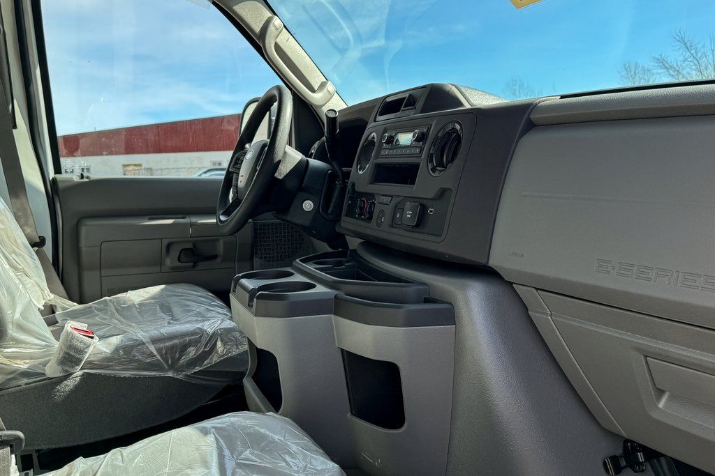 2026 Ford E-Series Base Image 13 of 31