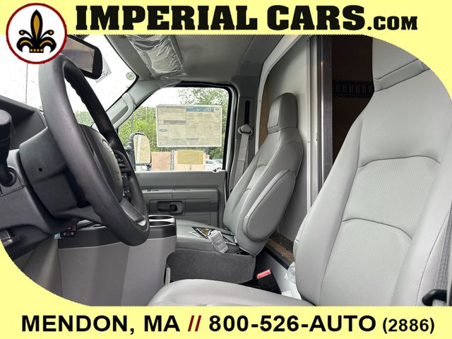 2026 Ford E-Series Base Image 18 of 25