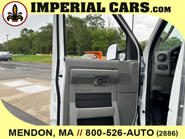 2026 Ford E-Series Base Image 13 of 25