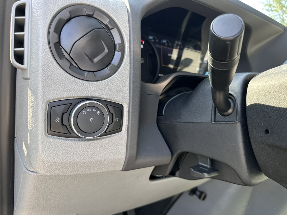 2026 Ford E-Series Base Image 26 of 31