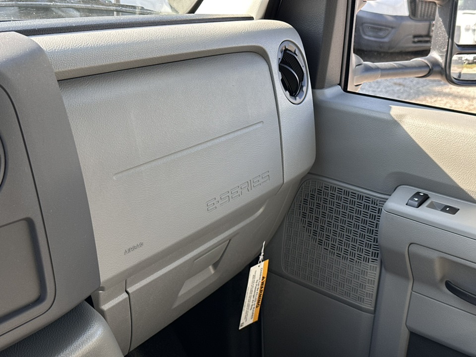 2026 Ford E-Series Base Image 15 of 31