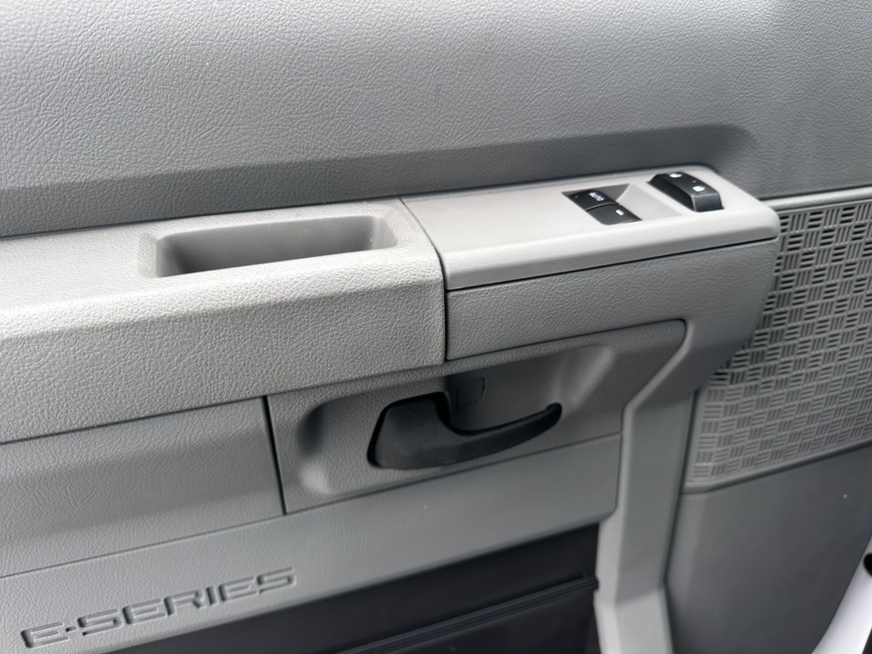 2026 Ford E-Series Base Image 23 of 39