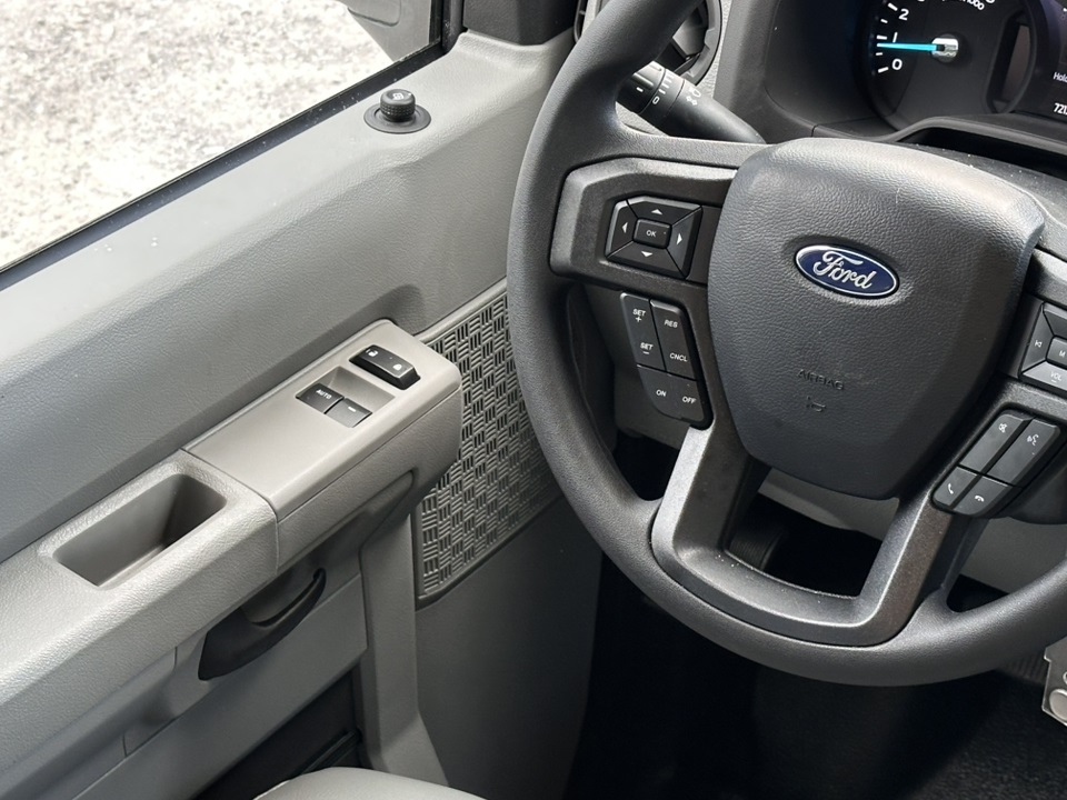 2026 Ford E-Series Base Image 16 of 39