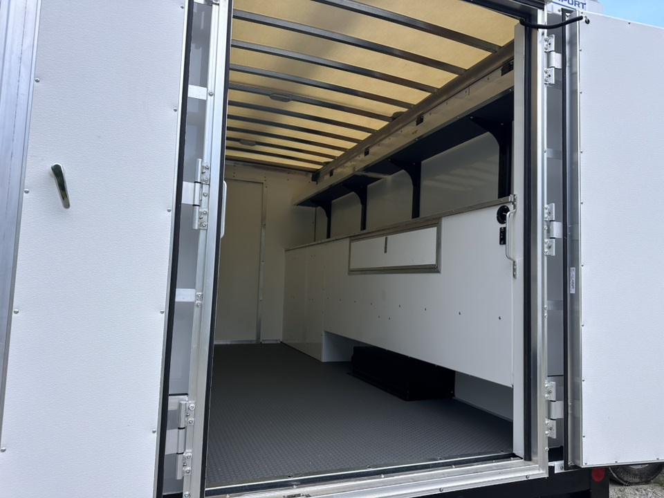 2026 Ford E-Series Base Image 24 of 39