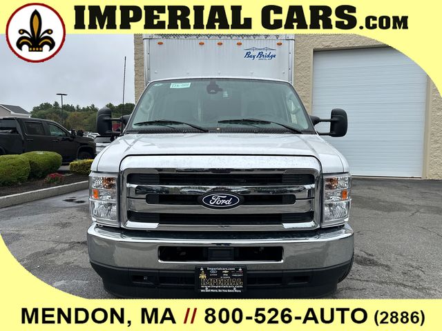 2026 Ford E-Series Base Image 2 of 24