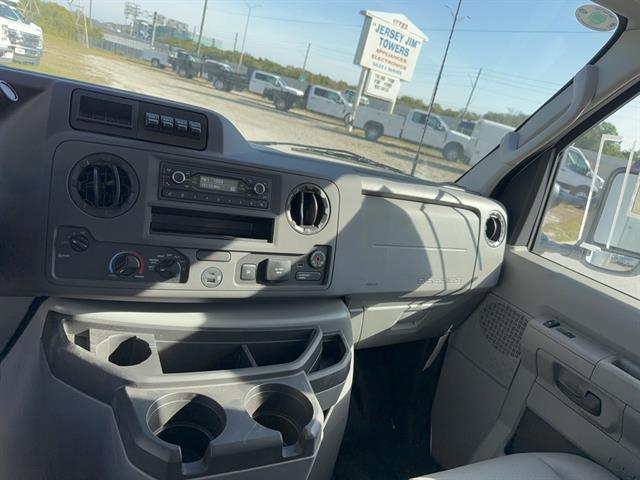 2026 Ford E-Series Base Image 18 of 22