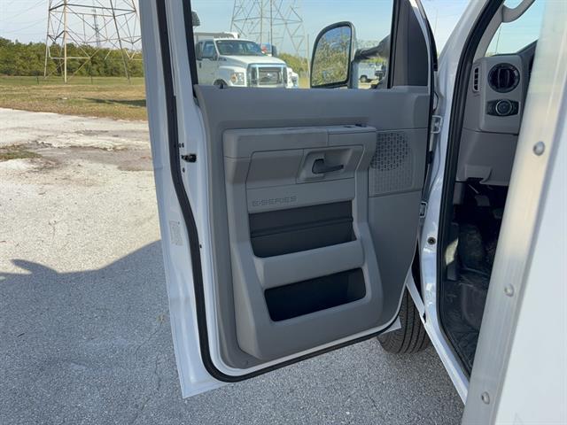 2026 Ford E-Series Base Image 9 of 22