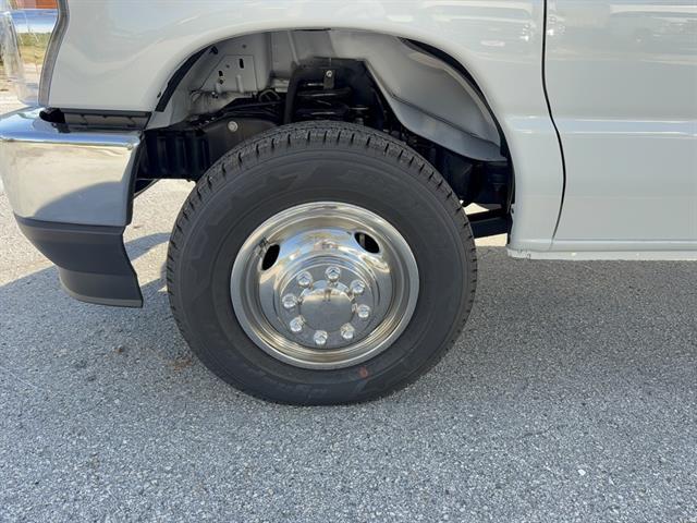2026 Ford E-Series Base Image 21 of 22
