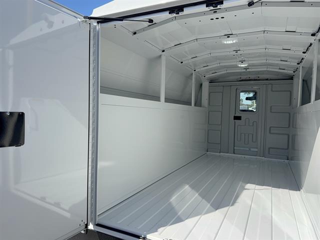 2026 Ford E-Series Base Image 10 of 34