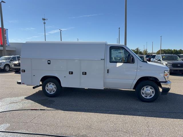 2026 Ford E-Series Base Image 5 of 34